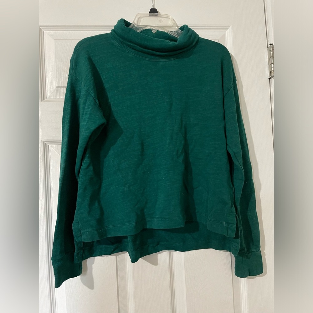 Vintage women’s green j crew pullover